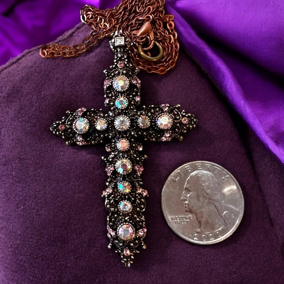Cross pendant pink and clear rhinestones in a warm rose stainless steel setting - Picture 12 of 15
